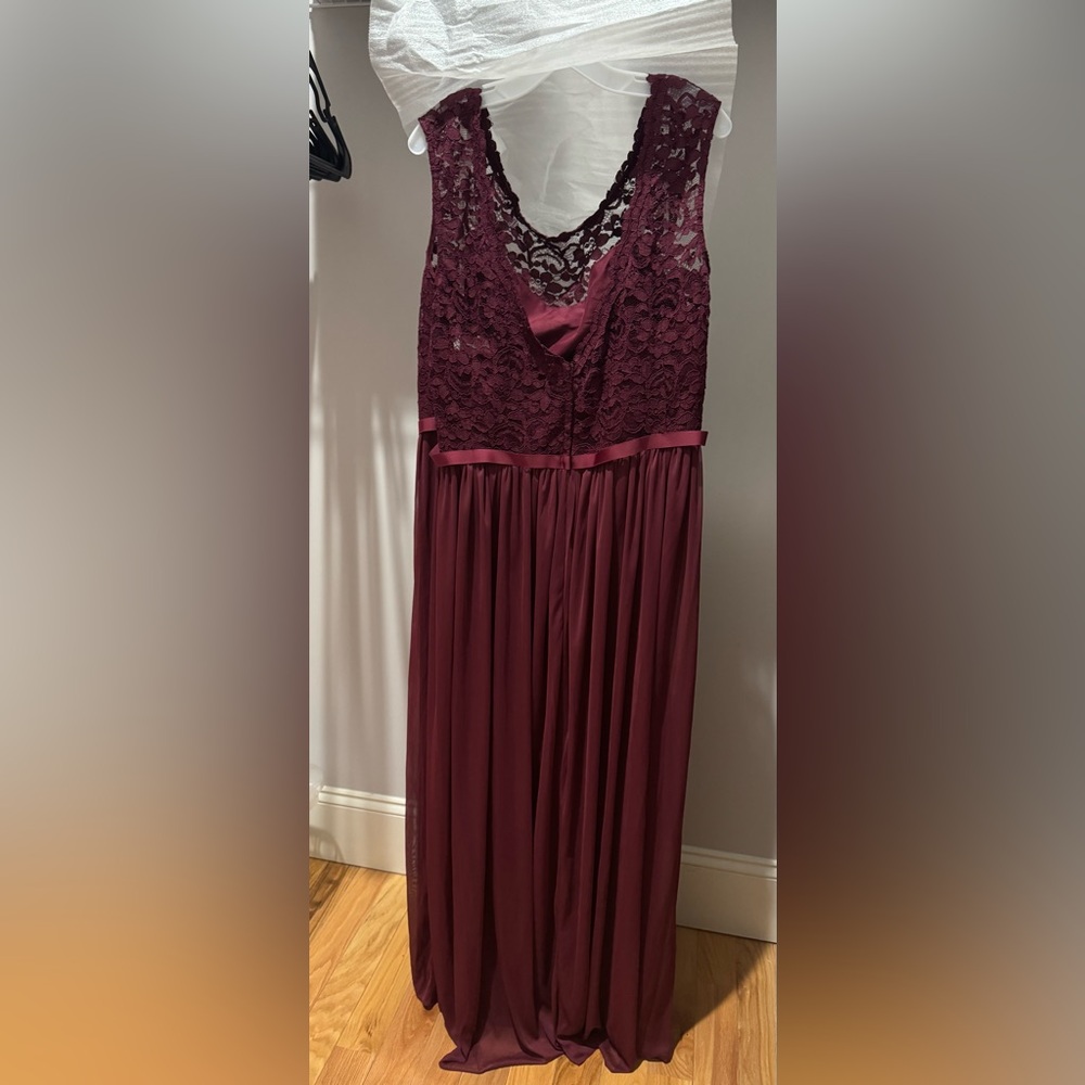 Elegant Burgundy Lace Dress
